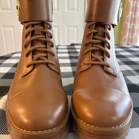 NWOB Michael Kors Tatum Tan Leather Boots w/Buckles - Picture 6 of 15